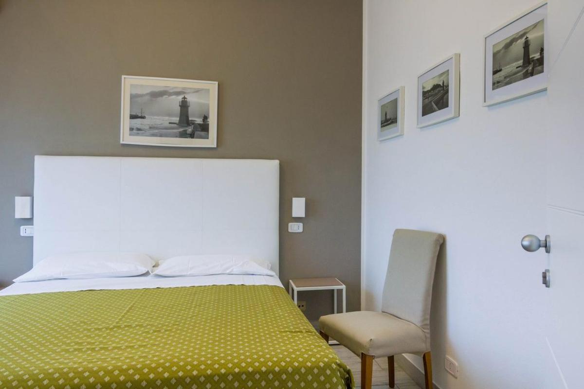 Hotel Mirella 카스틸리오네 델라 페스카이아 외부 사진