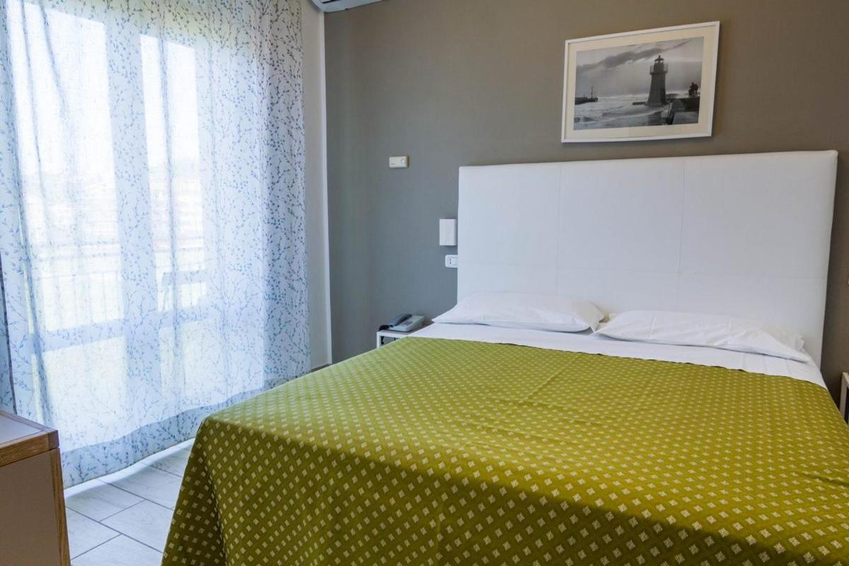 Hotel Mirella 카스틸리오네 델라 페스카이아 외부 사진